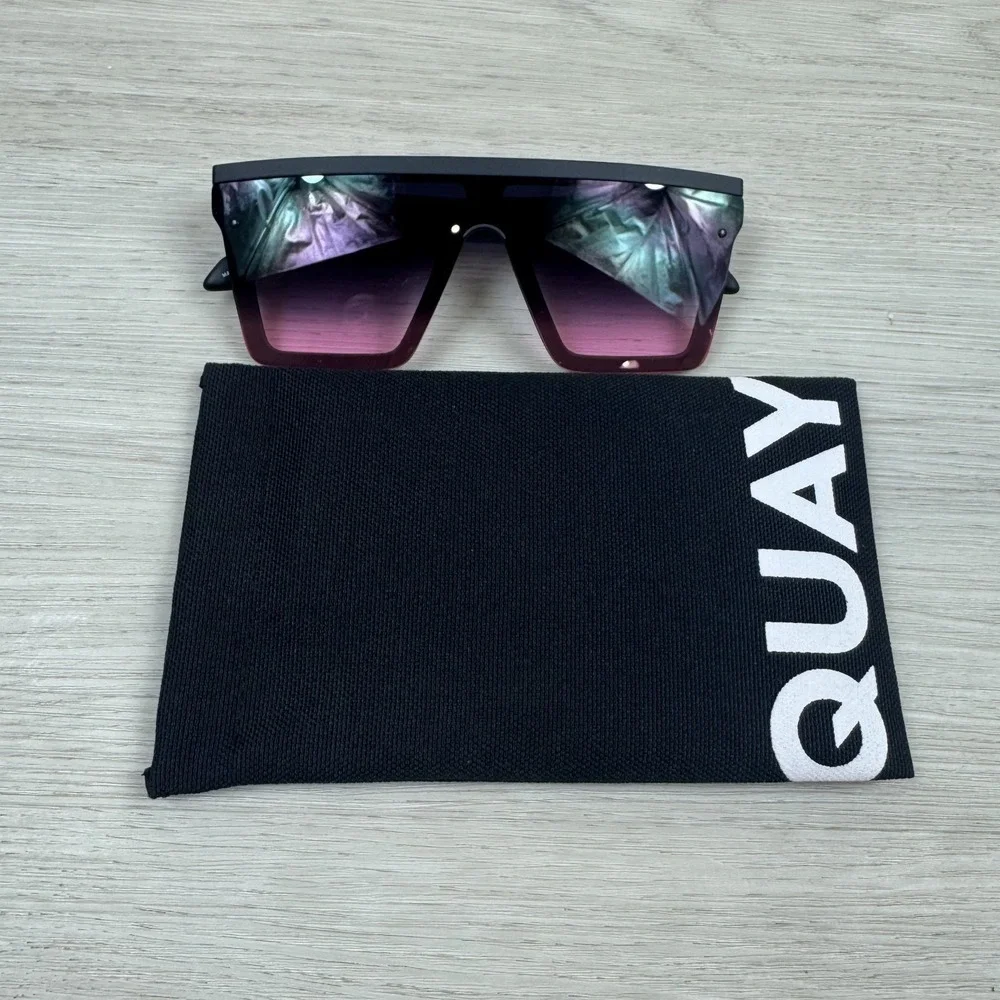 Quay Australia Hindsight Oversized Shield Sunglasses Black Pink
